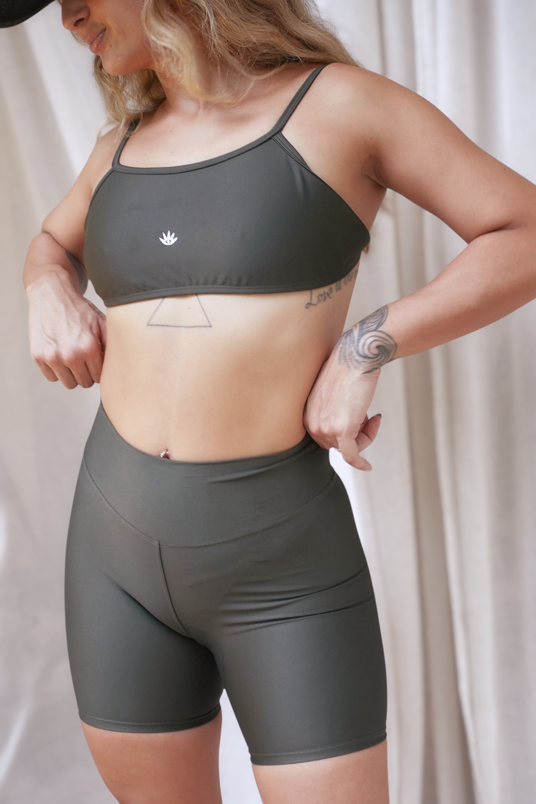 Yoga Wear: Short tierra Biker